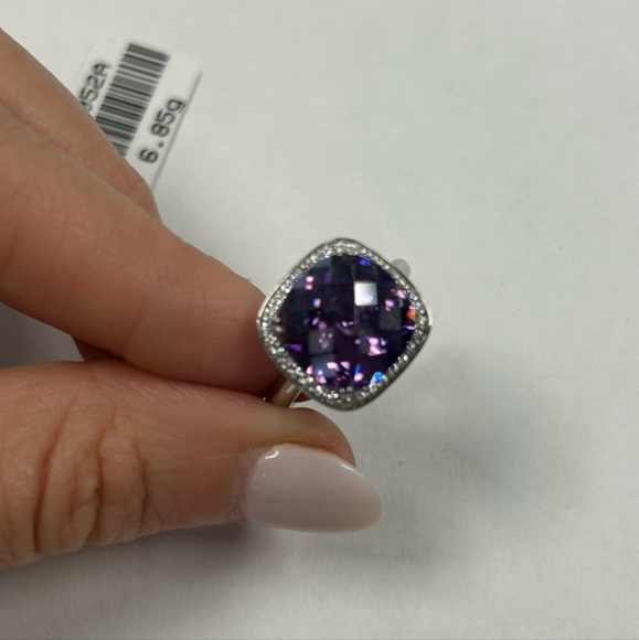 🔹️Suzy Levian🔹️ Sterling Silver Purple and White Cubic Zirconia Halo Ring - Picture 4 of 8